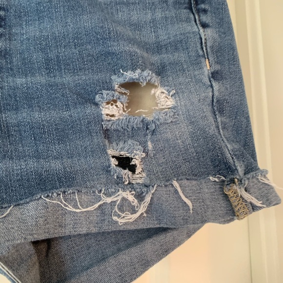 American Eagle Denim Shorts (US 6) - Picture 11 of 11